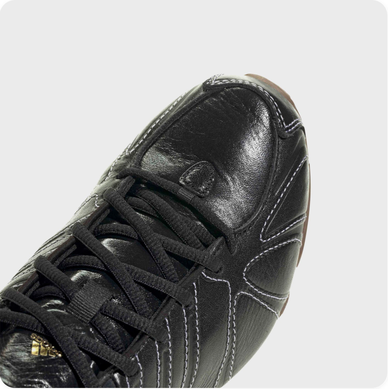 Adidas Predator Accelerator – Core Black / White Stitch / Gum