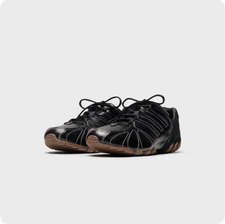 Adidas Predator Accelerator – Core Black / White Stitch / Gum